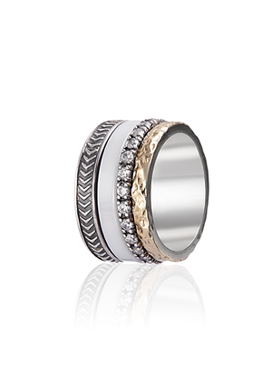 The Signature Ring with Zirconia